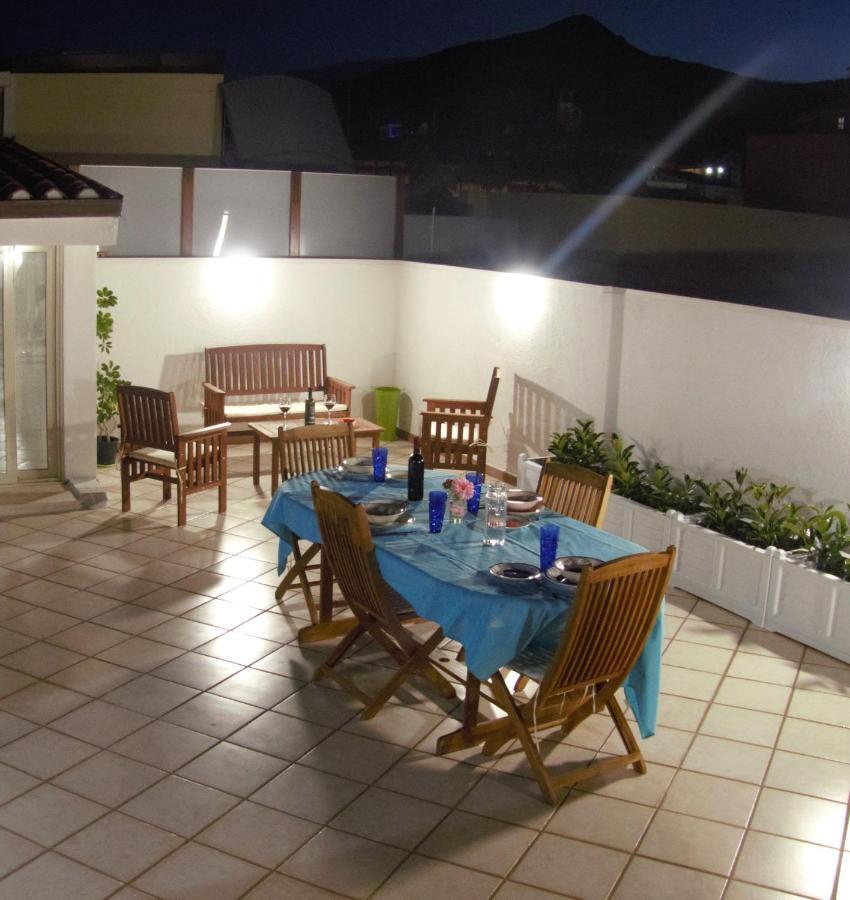 Near The Port Apartment Cala Gonone Exterior photo