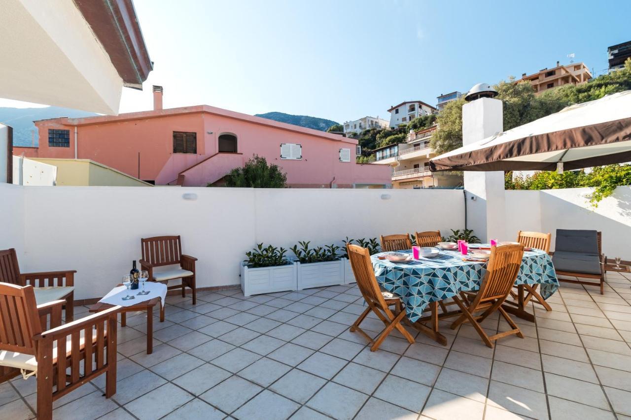 Near The Port Apartment Cala Gonone Exterior photo